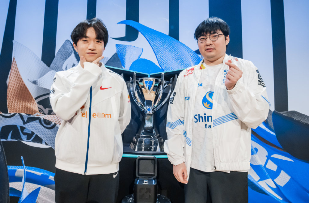 BLG险胜FPX，Deft单局斩获MVP小组赛2:0（上海）