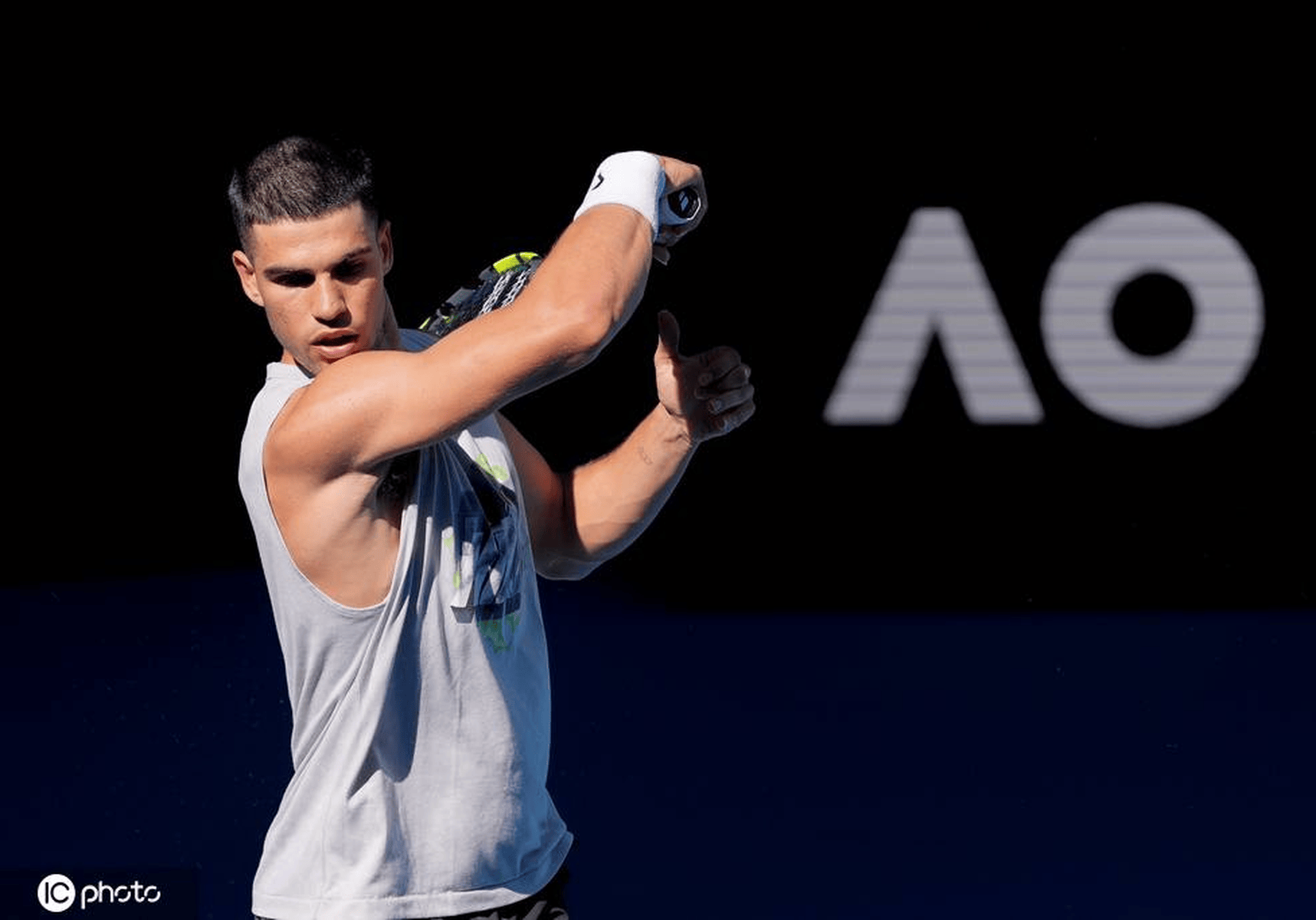 澳大利亚网球队绝杀日本网球队，阿尔卡拉斯惊艳世界的简单介绍