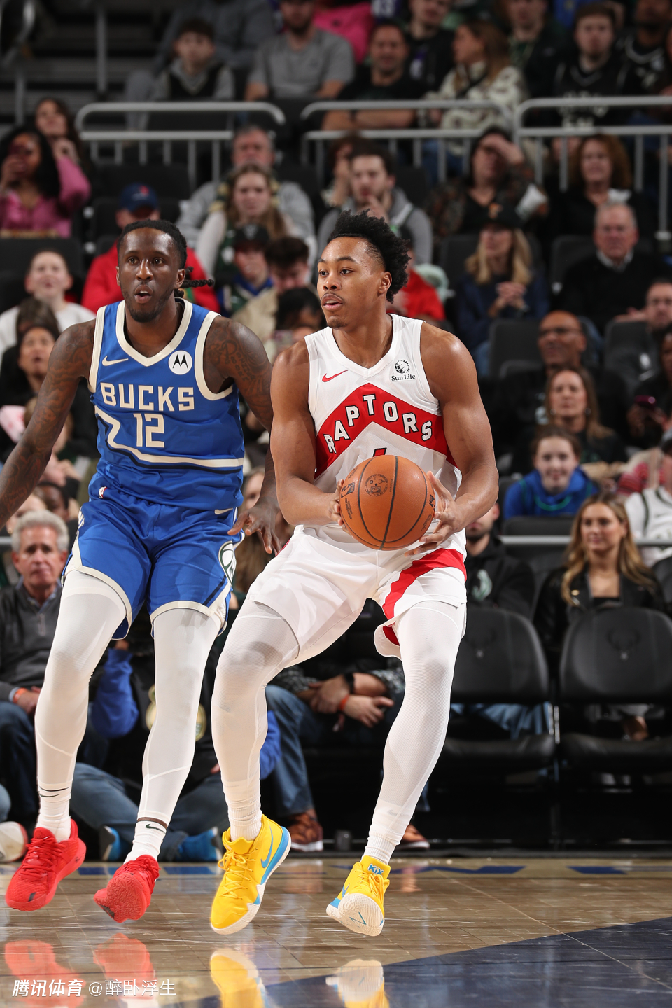 包含雄鹿大胜魔术，字母哥展现脚踏天地之势的词条