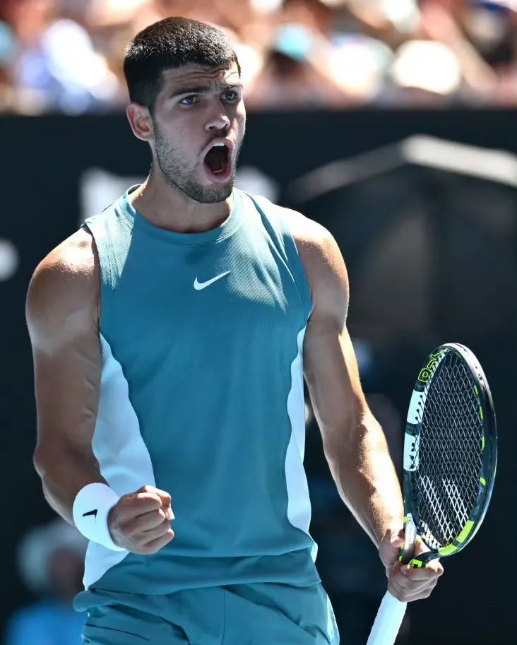 黑白直播-意大利网球队碾压西班牙网球队，兹维列夫打破历史纪录