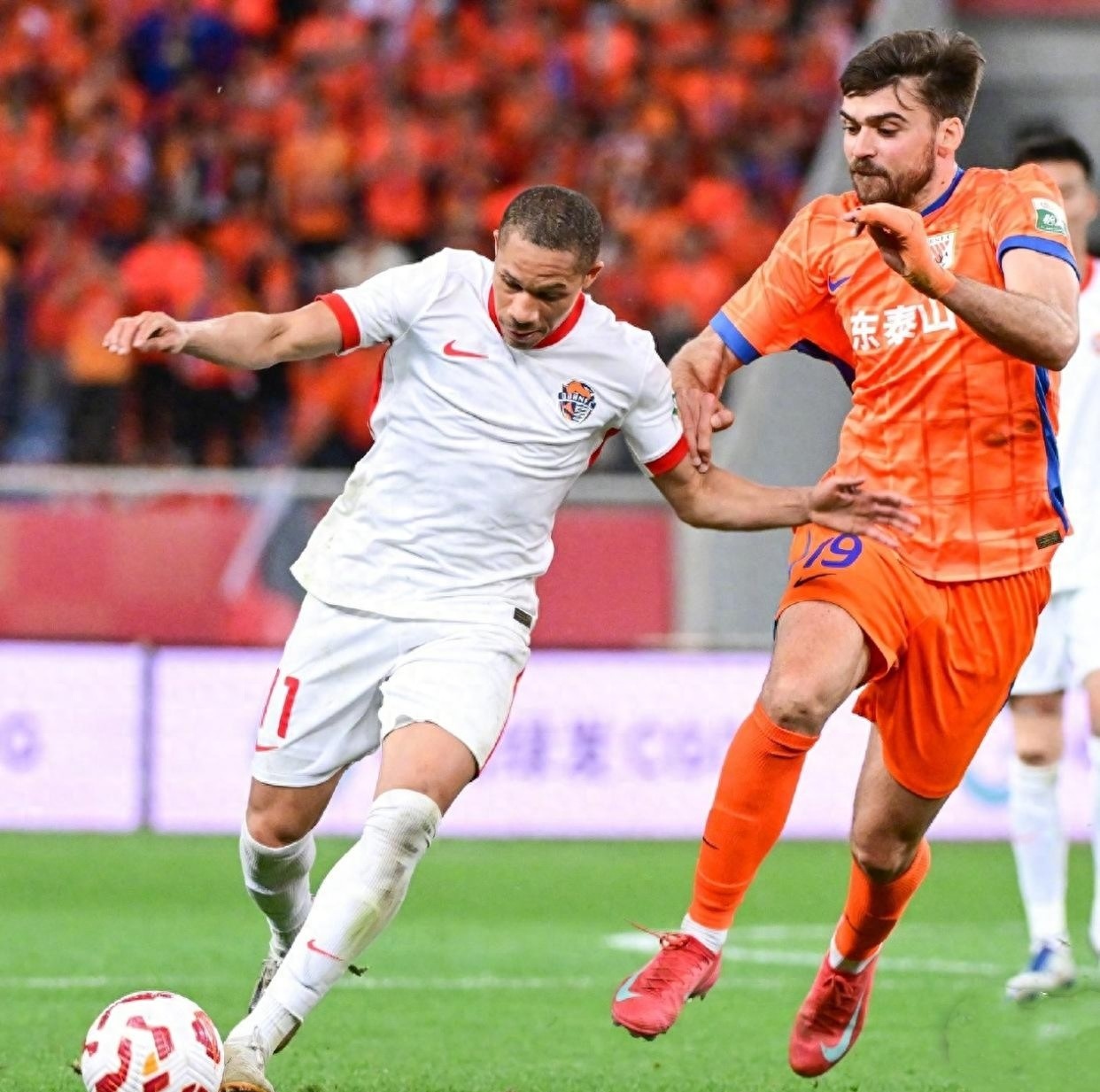 黑白直播在线观看-爆冷！比分分析强队意外出局震惊全场的简单介绍