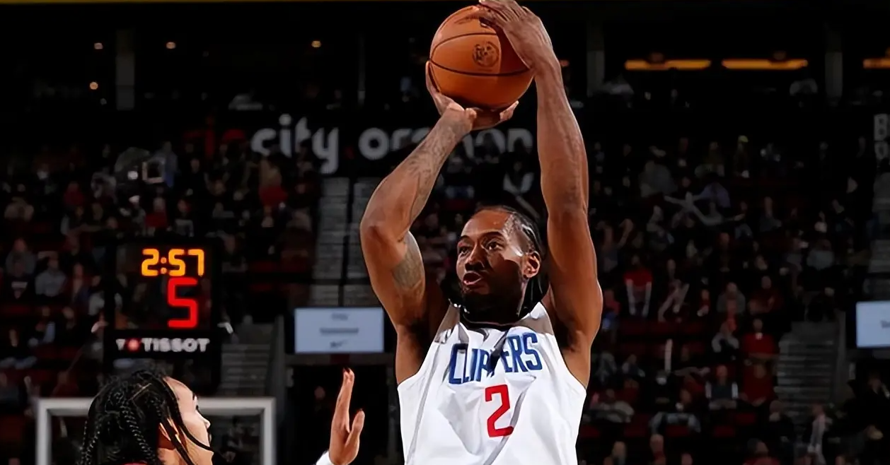 黑白直播-辽宁队轻取雷霆，伦纳德状态火热