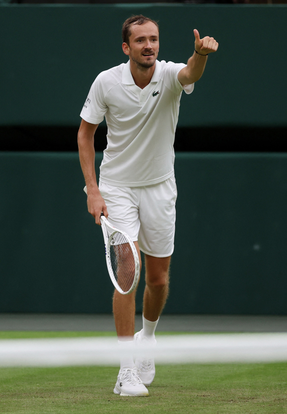 黑白直播免费体育直播-温网险胜戴维斯杯，梅德韦杰夫关键制胜