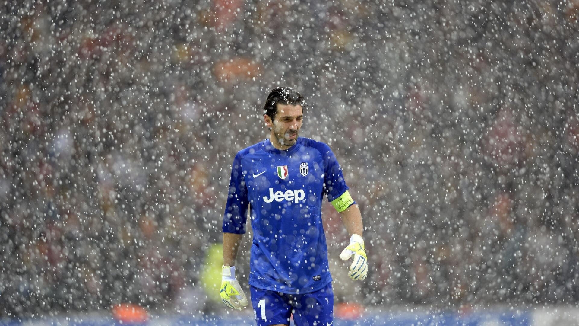 改写历史之夜，阿什拉夫用刀锋般的表现切割未来