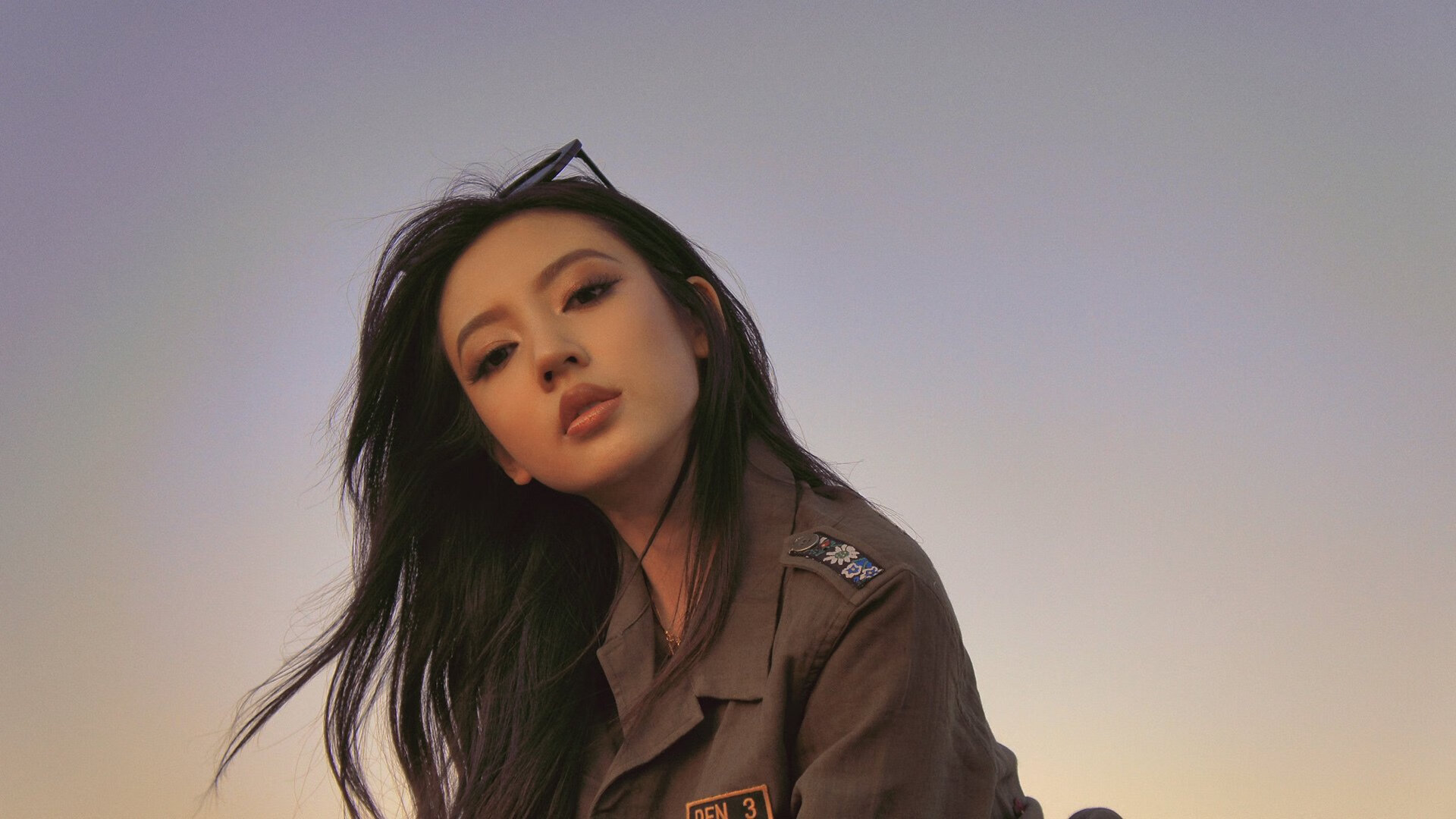 黑白直播-烈焰铁蹄踏破寒夜,杜兰特关键时刻独舞,公牛正面击溃深圳队