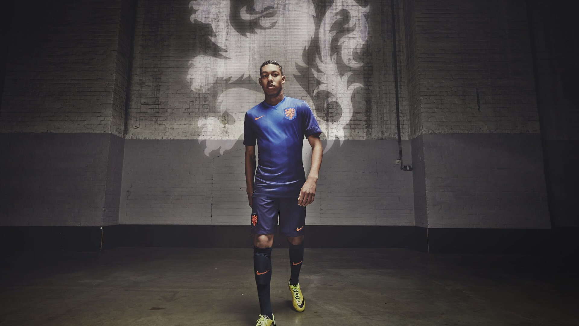 黑白直播-阿尔瓦雷斯一锤定音!澳大利亚客场掀翻意大利夺魁罗马